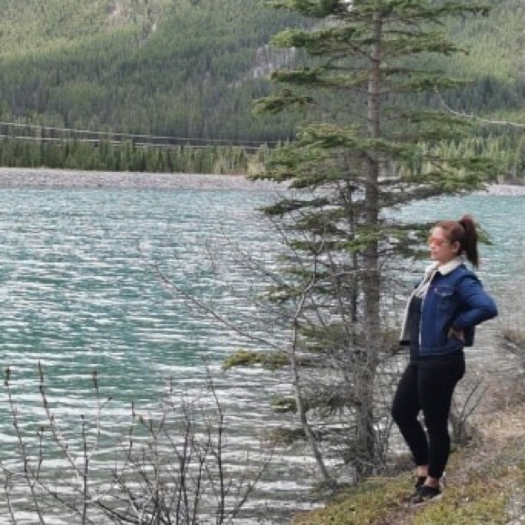 Meet your Posher, Ruth gale - Picture 1 of 1